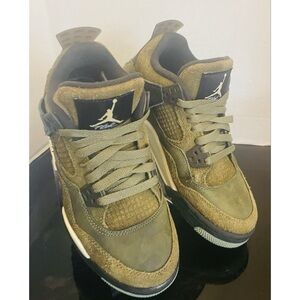 Air Jordan 4 Retro Olive Sneakers FB9928-200 Mid Top Youth Sneakers Size 4.5Y